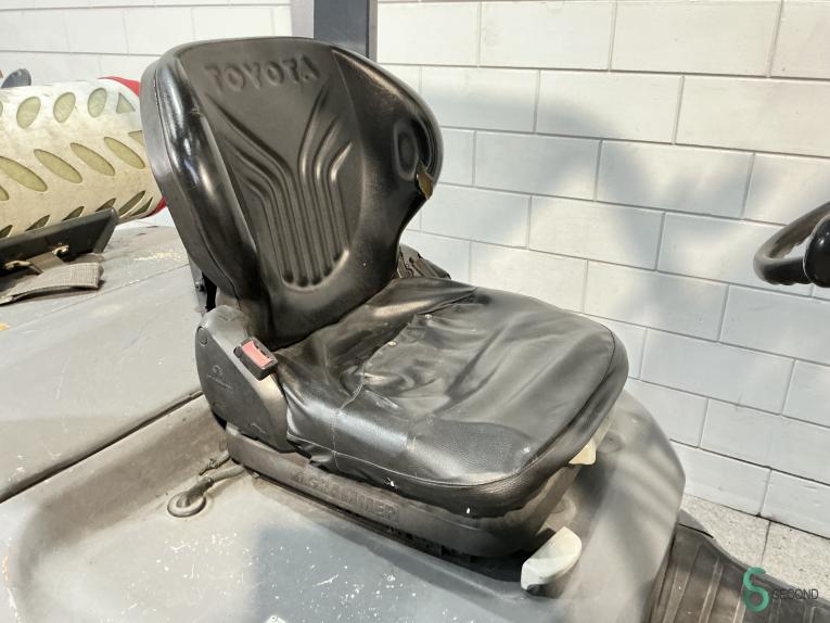 Toyota 02-8 FGJF 35 WKH9.182 57 16458