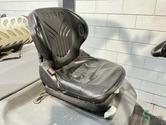 Toyota 02-8 FGJF 35 WKH9.182 11 16458