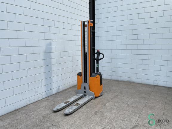 Still EGV12 WKH11.162 2 18955