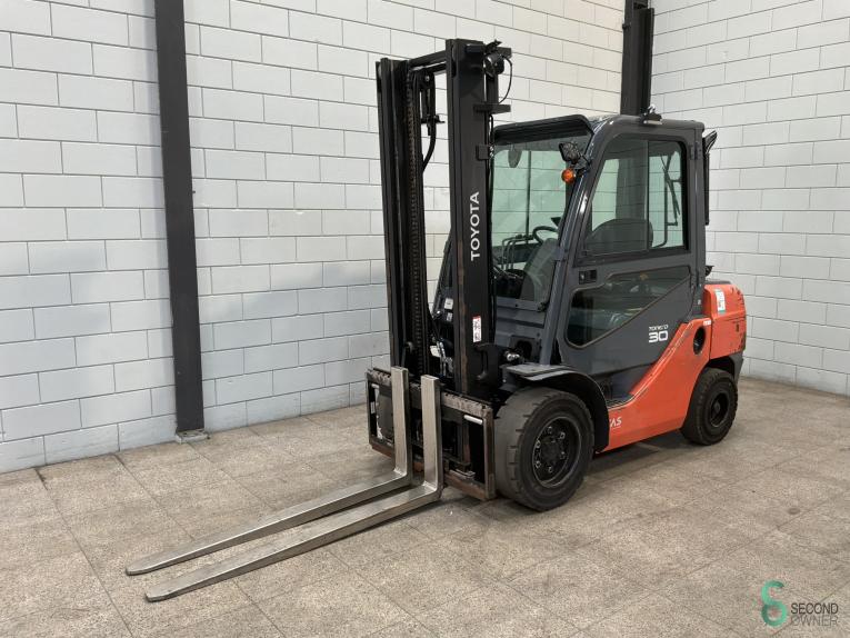 Toyota 02-8 FDF 30 WKH11.743 33 19717