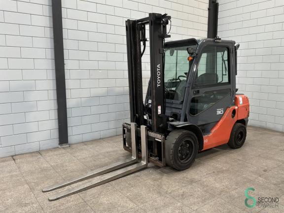 Toyota 02-8 FDF 30 WKH11.743 3 19717
