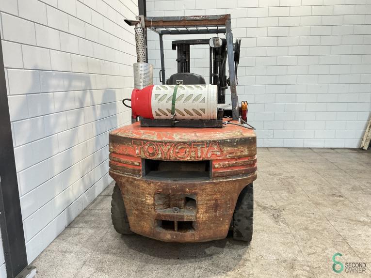 Toyota 02-5FG35 WKH10.116 40 17584