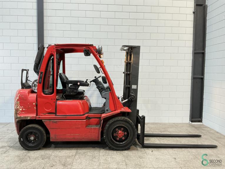 Nissan UG 1 D 2 A 32 LQ WKH9.277 42 16569